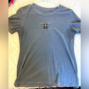 Bee short sleeve graphic tee